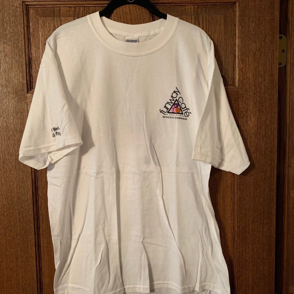 Funway Café-Foxboro MA Graphics T-Shirt-NWOT